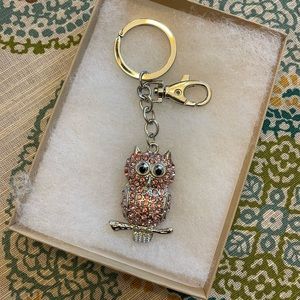 GORGEOUS NWT silver/pink jewels owl keychain